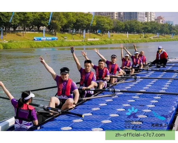 划水不如赛艇：探索赛艇联赛的风采