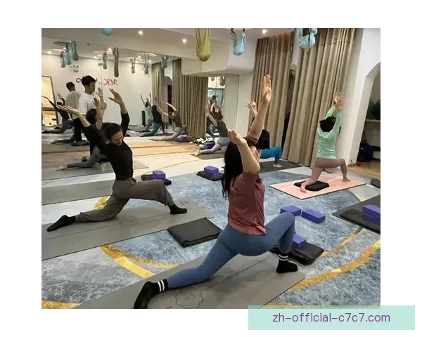 激情角逐 瑜伽盛会：挑战极限 释放力量